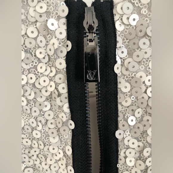 Vince Camuto sequins top. - Picture 9 of 9